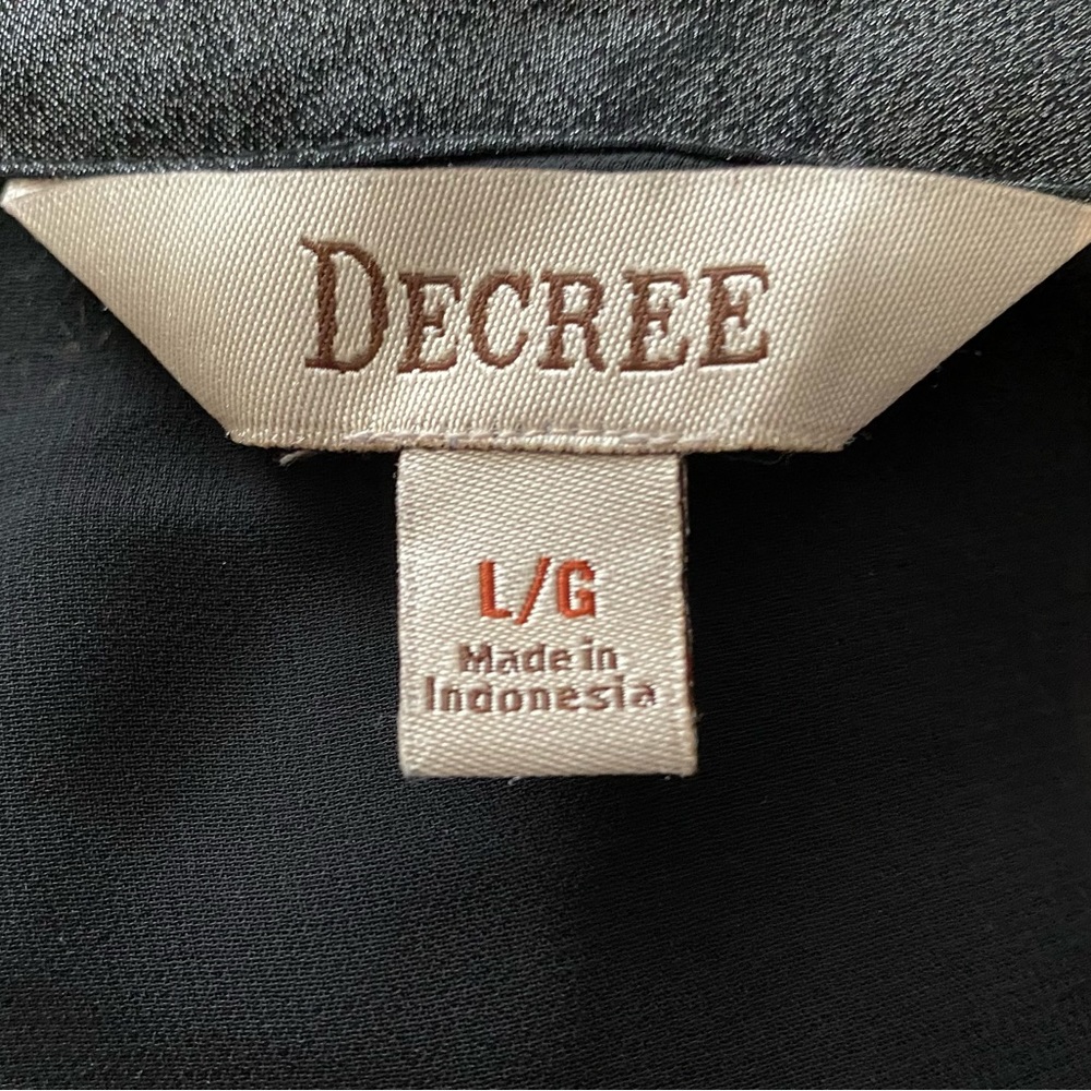 Decree Top - Picture 2 of 6